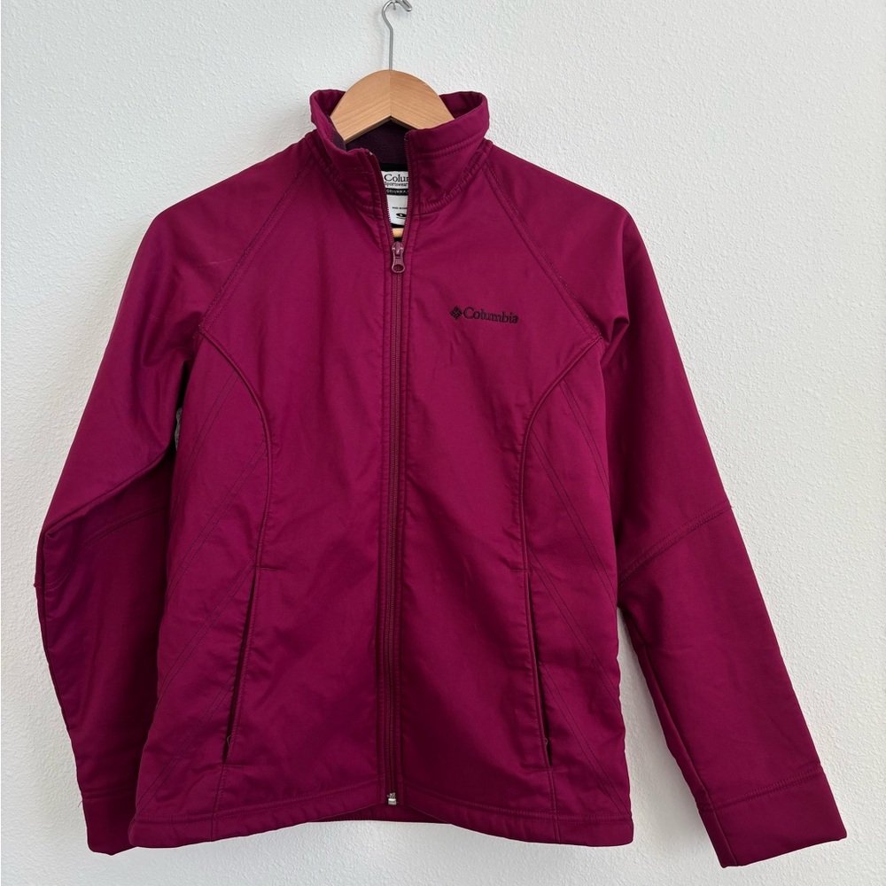 Women’s size Small Columbia Soft Shell Magenta Jacket full zip